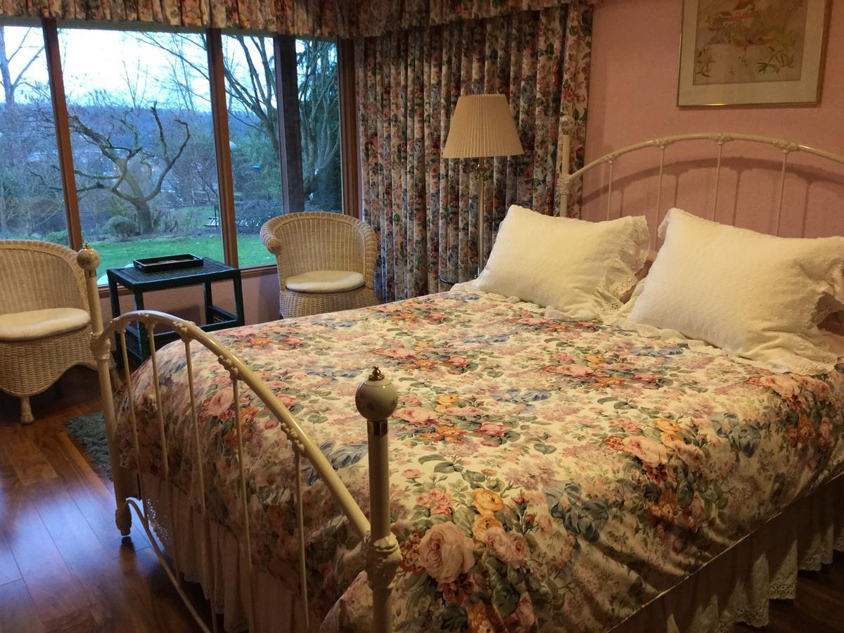 A Cascade View Bed And Breakfast แบลวิว ภายนอก รูปภาพ